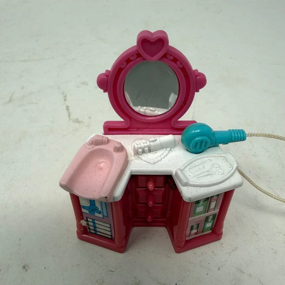 Vintage 2001 Mattel Barbie Dollhouse Vanity Pink Heart Mirror Hair Dryer Toy